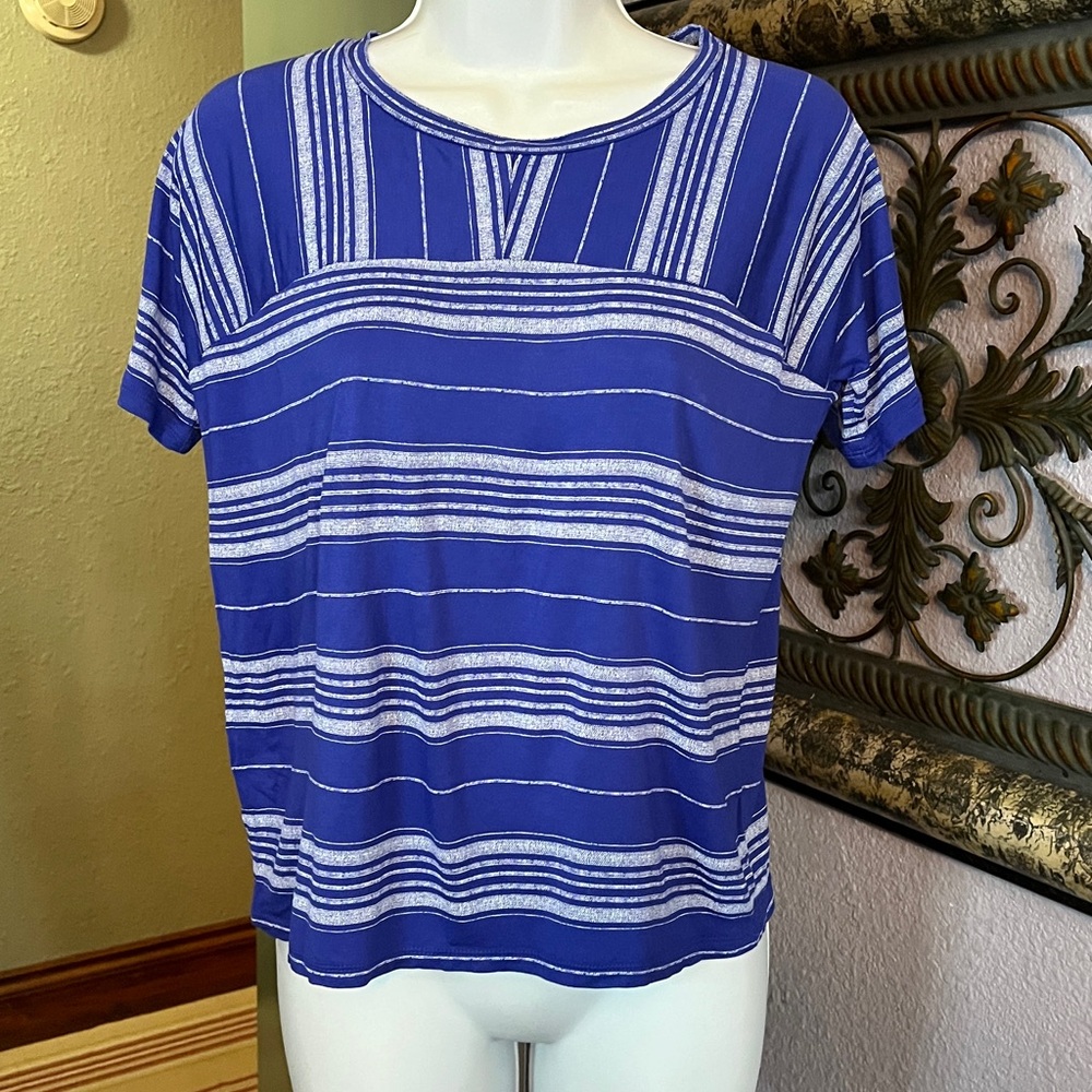 Old Navy Blue Stripped Top- short sleeve Sz XS💚